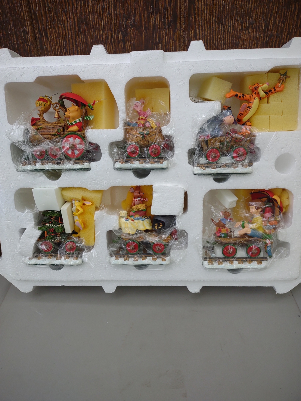Danbury Mint Disney Winnie the Pooh and Friends Christmas Holiday Train Set